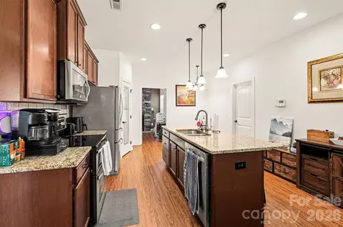 Kitchen - 964 Mathis Ave, Salisbury, NC 28146 photo 2 of 4