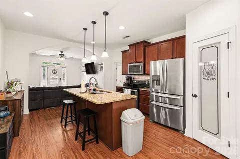 Kitchen - 964 Mathis Ave, Salisbury, NC 28146 photo 3 of 4