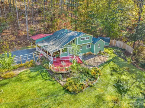 226 Fish Pond Ln, Burnsville, NC 28714
