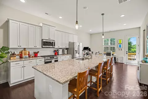 9316 Ainslie Downs St, Charlotte, NC 28273