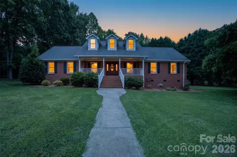 8234 Dennis Rd, Charlotte, NC 28227