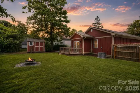 166 Outland Ave, Brevard, NC 28712