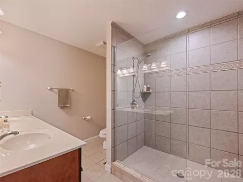 Bath - 283 Blake Dr, Canton, NC 28716 photo 2 of 3