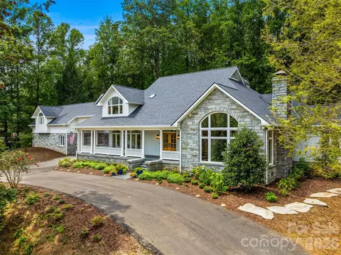 4 Cedar Hill Dr, Asheville, NC 28803