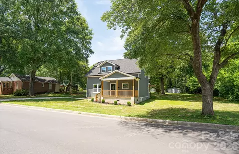 209 E Dixon St, Lincolnton, NC 28092