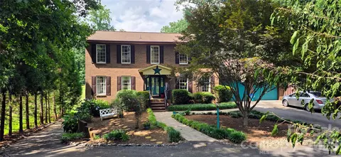 3110 Ninth Tee Dr, Newton, NC 28658