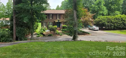 3110 Ninth Tee Dr, Newton, NC 28658