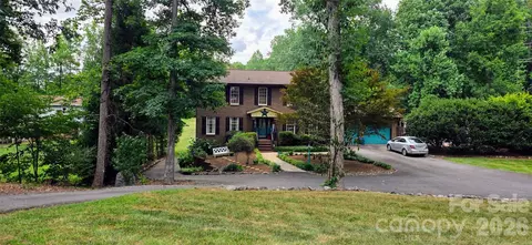 3110 Ninth Tee Dr, Newton, NC 28658