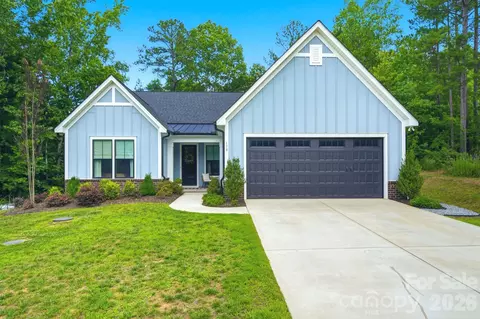 178 Powder Spring Dr, Statesville, NC 28677