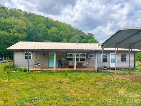 Exterior - 3325 Pack Mountain Rd, Murphy, NC 28906 photo 2 of 8