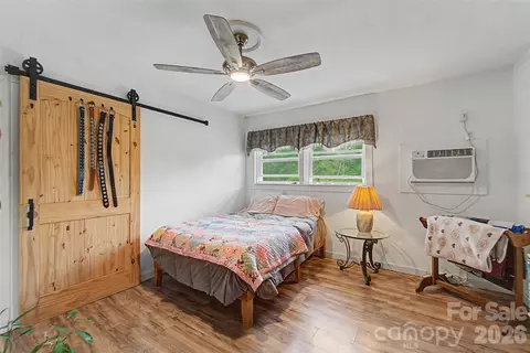 Bedroom - 3325 Pack Mountain Rd, Murphy, NC 28906 photo 3 of 4