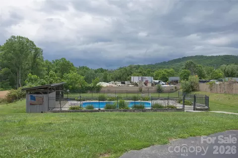 Exterior - 102 Phillips Rd, Spruce Pine, NC 28777 photo 6 of 6