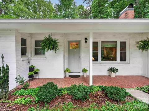 52 Melody Ln, Saluda, NC 28773