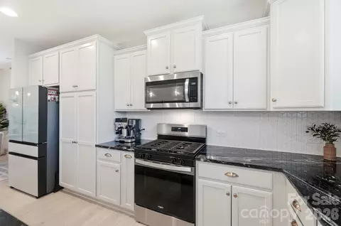 Kitchen - 9996 Jack Nicklaus Dr, Lancaster, SC 29720 photo 4 of 4