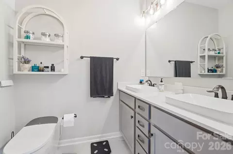 Bath - 9996 Jack Nicklaus Dr, Lancaster, SC 29720 photo 1 of 3