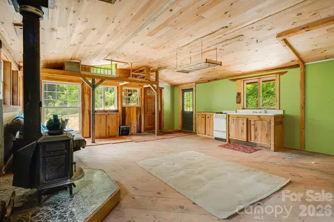 224 Allen Dr, Marshall, NC 28753 photo 2