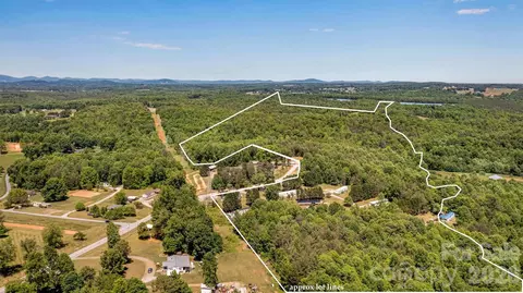 21 Little River Estates Dr, Taylorsville, NC 28681