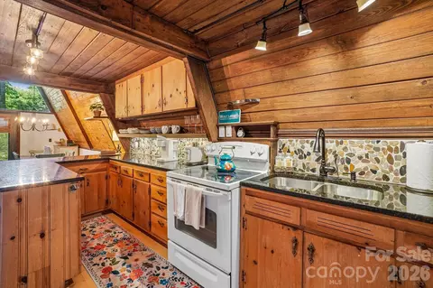 Kitchen - 201 Hampton Gap Dr, Mars Hill, NC 28754 photo 2 of 2