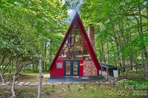 201 Hampton Gap Dr, Mars Hill, NC 28754