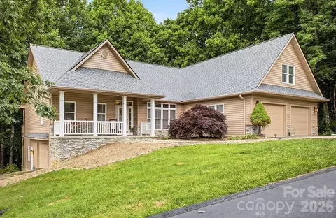 3121 Cove Loop Rd, Hendersonville, NC 28739