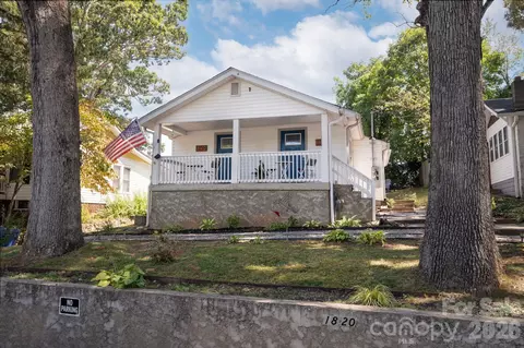 18 Oteen Park Pl, Asheville, NC 28805