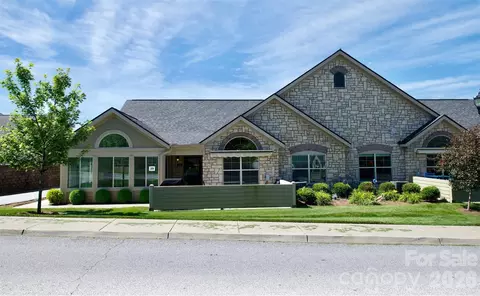 39 Braeburn Way, Flat Rock, NC 28731