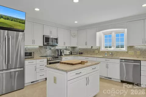 Kitchen - 2831 Bethany Ford Rd, Roaring River, NC 28669 photo 2 of 6