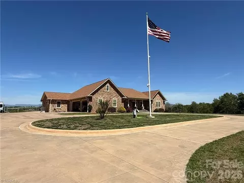 2831 Bethany Ford Rd, Roaring River, NC 28669