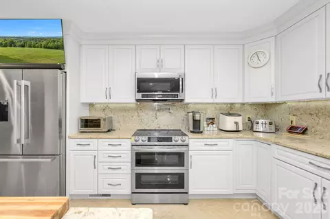 Kitchen - 2831 Bethany Ford Rd, Roaring River, NC 28669 photo 4 of 6