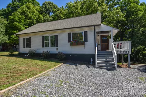 345 W Lowrance Ave, Mooresville, NC 28115