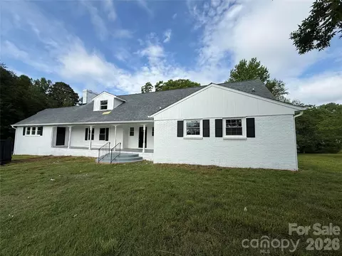 2705 Robinson Rd, Newton, NC 28658