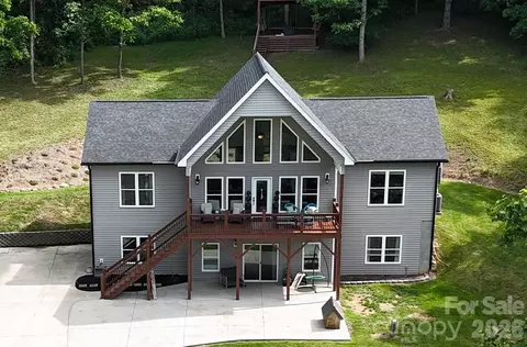300 Green Meadow Ln, Mars Hill, NC 28754