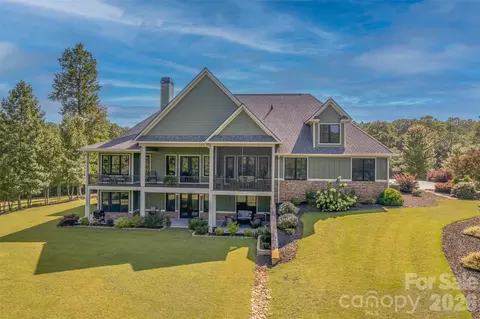 398 Mapleton Ln, Columbus, NC 28722