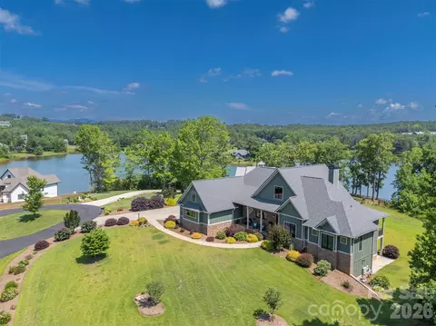 398 Mapleton Ln, Columbus, NC 28722
