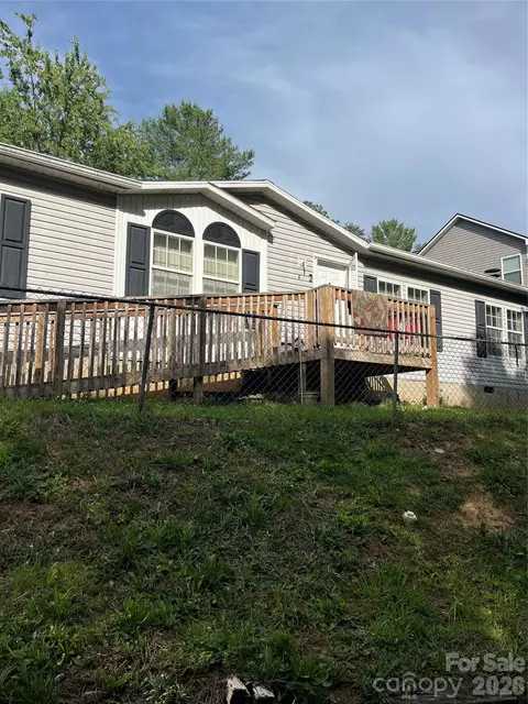 6 John Hazel Dr, Swannanoa, NC 28778