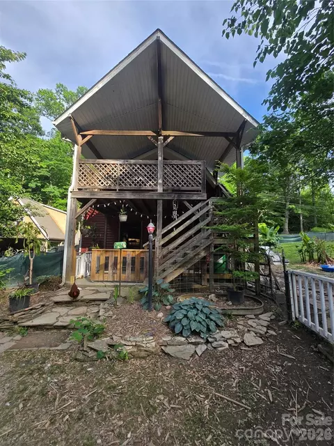 1480 Davis Mountain Rd, Hendersonville, NC 28739
