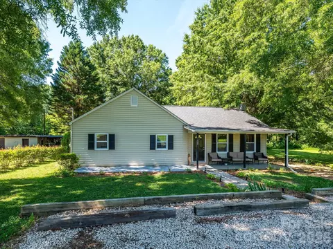 1620 Blueberry St, Mount Pleasant, NC 28124
