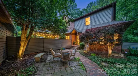 7407 Newmans Ln, Charlotte, NC 28270