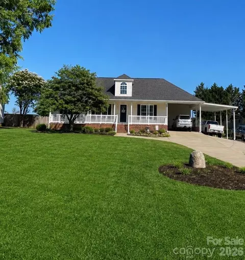 131 Landing Ct, Bessemer City, NC 28016