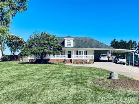131 Landing Ct, Bessemer City, NC 28016