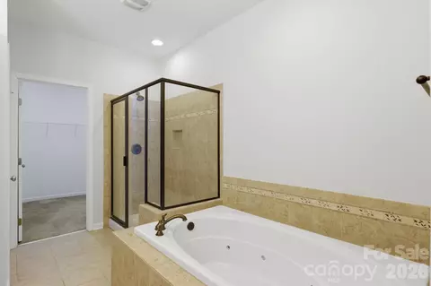 Bath - 8304 Viewpoint Ln, Cornelius, NC 28031 photo 2 of 2