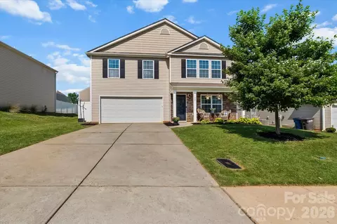 127 Harvest Pointe Dr, Statesville, NC 28677