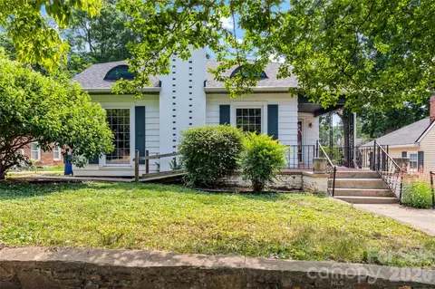 2805 Bon Air Ave, Winston Salem, NC 27105