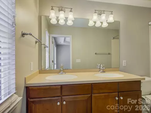 Bath - 562 Sixth Baxter Xing, Fort Mill, SC 29708 photo 2 of 7