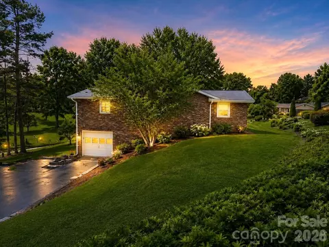 114 Falling Waters 2 Rd #2, Hendersonville, NC 28792