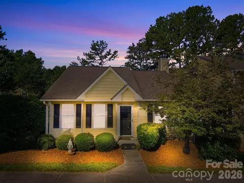 9003 Four Mile Creek Rd, Charlotte, NC 28277