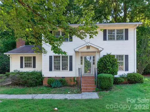 616 Old Farm Rd, Statesville, NC 28625
