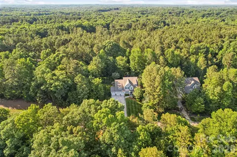 1205 Crofton Dr, Waxhaw, NC 28173