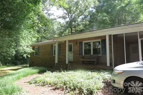 112 Glenn Oaks Dr, Lawndale, NC 28090