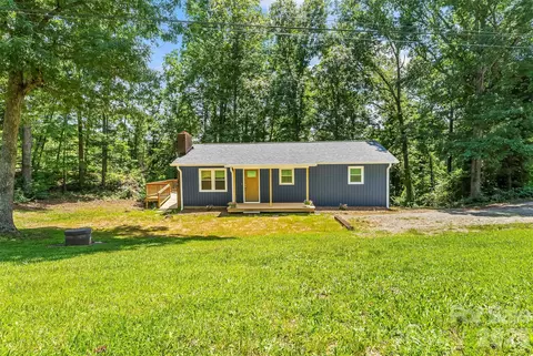 4074 Shane Dr, Morganton, NC 28655 photo 2